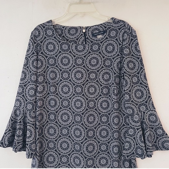 Tommy Hilfiger 3/4 Bell Sleeve Geometric Print Shift Dress Navy/Cream Size 6 - Picture 2 of 13